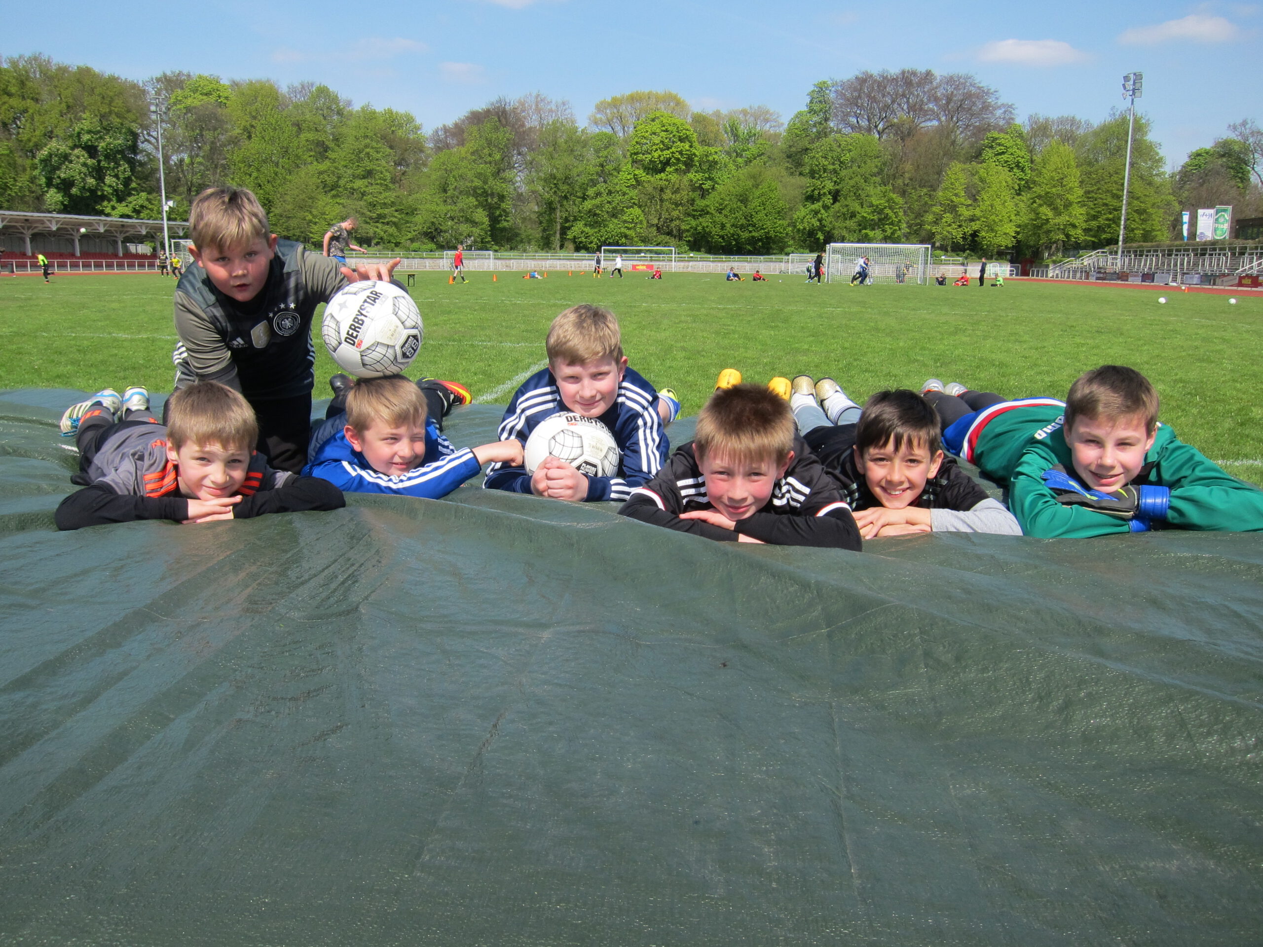 3 Tage Spiel, Sport und Spaß beim Knax-Fußball-Camp im Weserstadion! - leider ausgebucht, nur noch telefonische Anmeldung für die Warteliste möglich